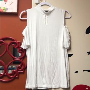 Staple Cold Shoulder Top 💕 Sz 1x